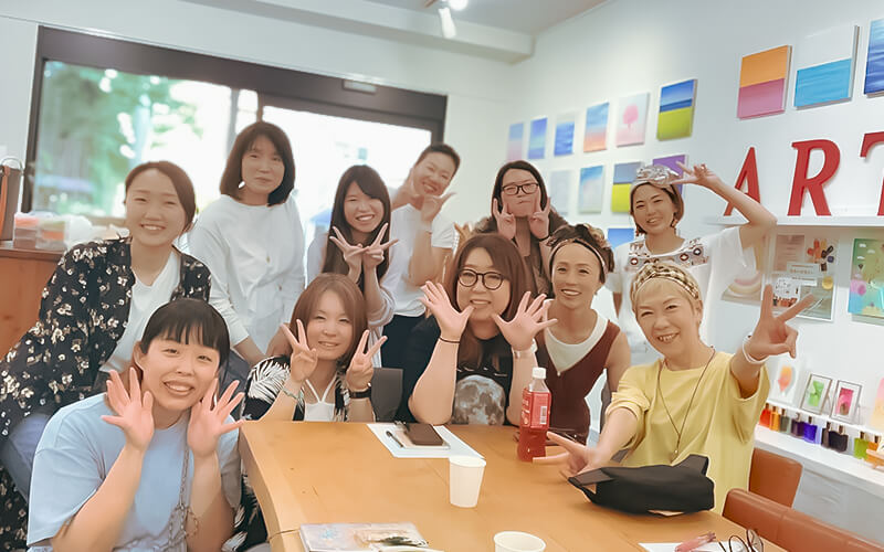 ワークショップや、ベーシックコースの開講 iroasobi|色とアートで心を豊かにする新感覚ワークショップ 大阪 初心者からプロまで 講師資格制度あり 株式会社いまここから